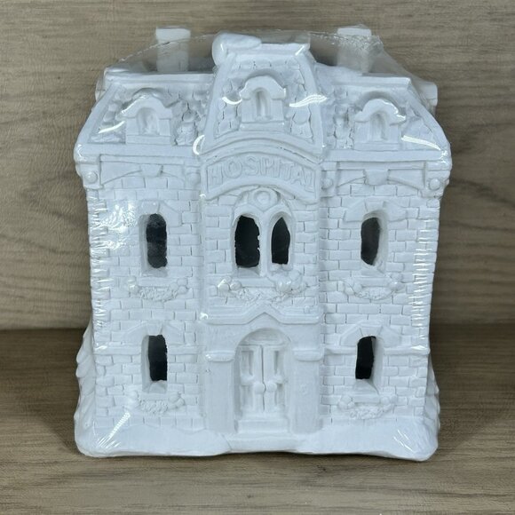Creative Crafts Ready to Paint Hospital 97006 House Vintage NEW/Sealed - Picture 1 of 12